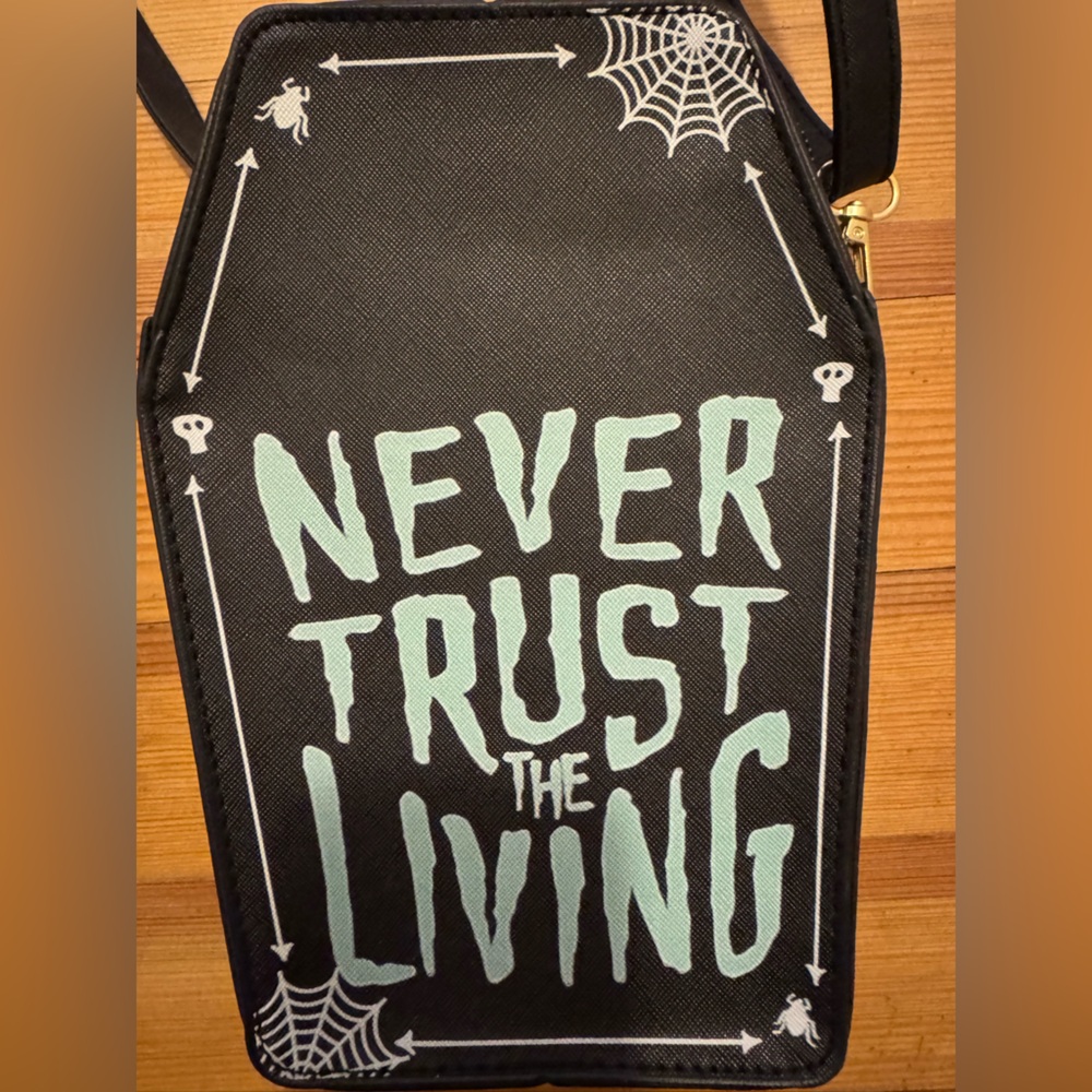 Black Crossbody Beetlejuice Style Coffin Bag "Never Trust The Living" ⚰️ - Picture 2 of 6